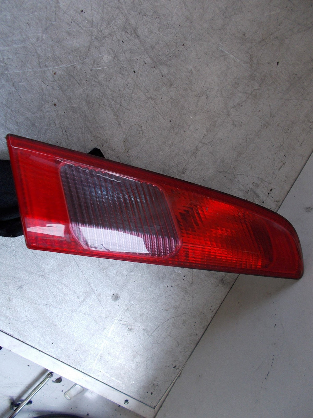 2004 ALFA ROMEO 156 JTD NSR PASSENGER SIDE REAR INNER LIGHT REAR LIGHT 60685981