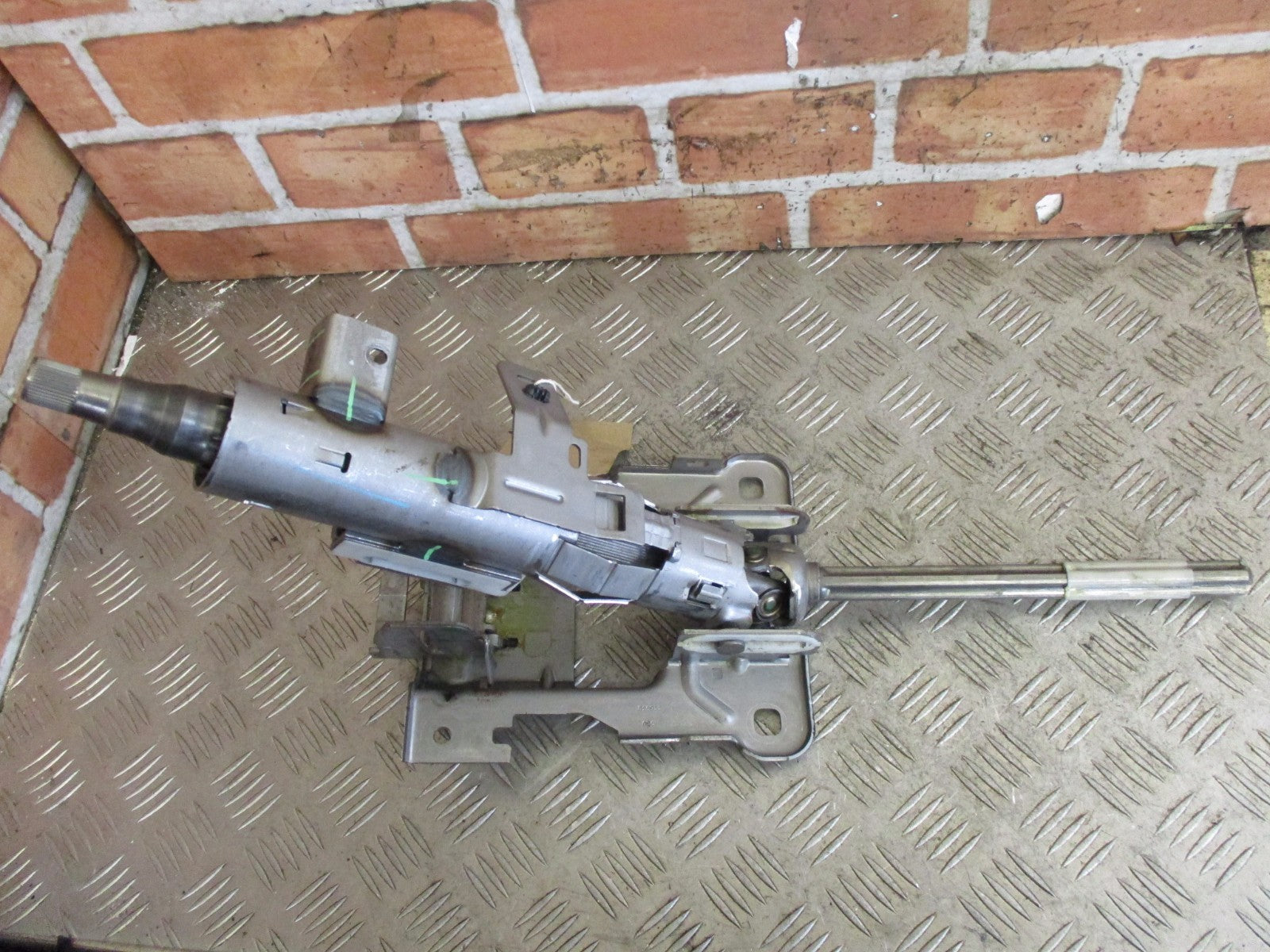 2009 Peugeot 308 Adjustable Steering Column