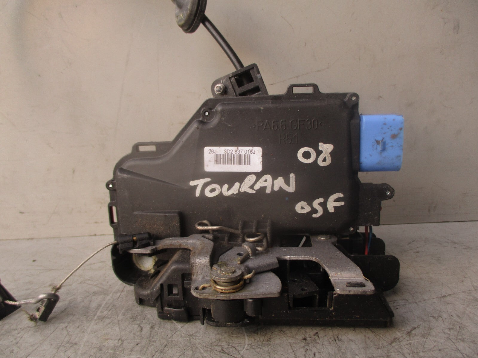2008 VOLKSWAGEN TOURAN MK1 OSF DRIVER SIDE FRONT RIGHT DOOR LOCK 3D2837016J
