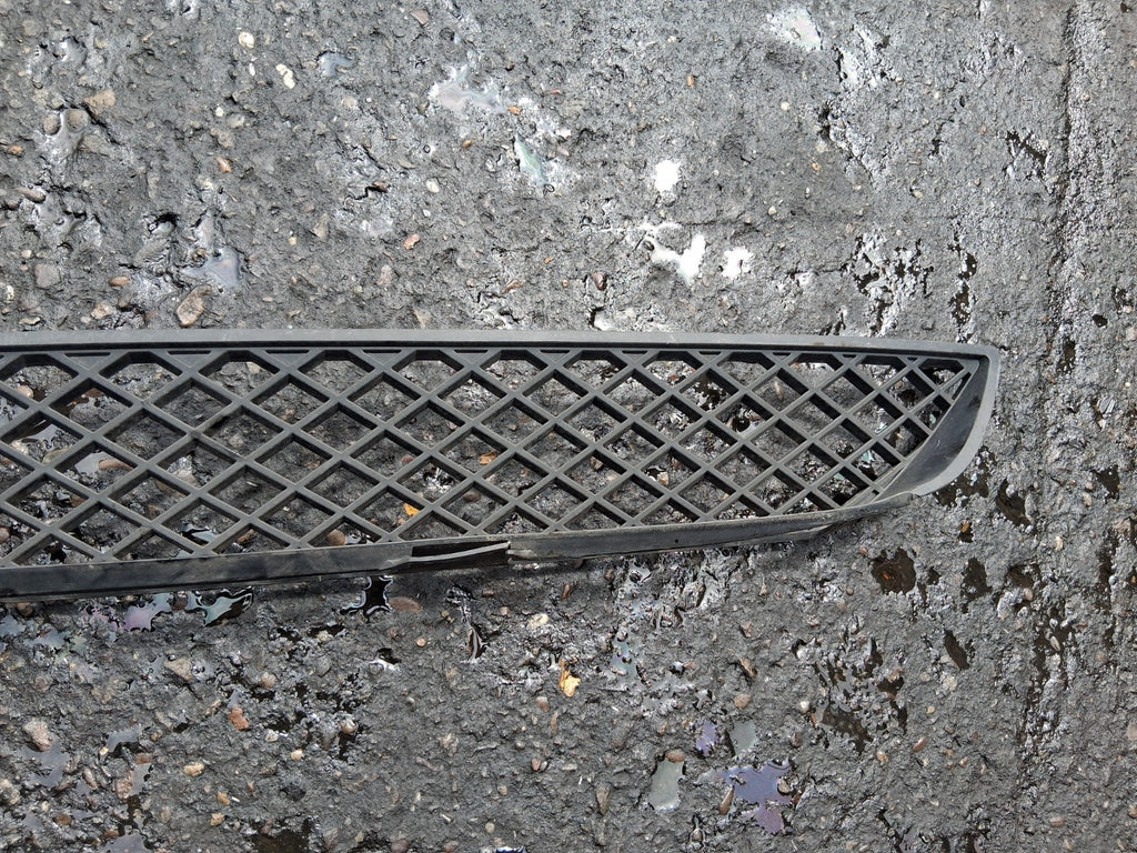 2015 MERCEDES BENZ SPRINTER W907 FRONT BUMPER LOWER TRIM GRILL A9068850053