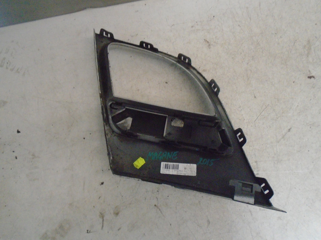 RENAULT MEGANE 2015 MK3 NSF FRONT PASSENGER SIDE FOG LIGHT TRIM GRILL 623840001