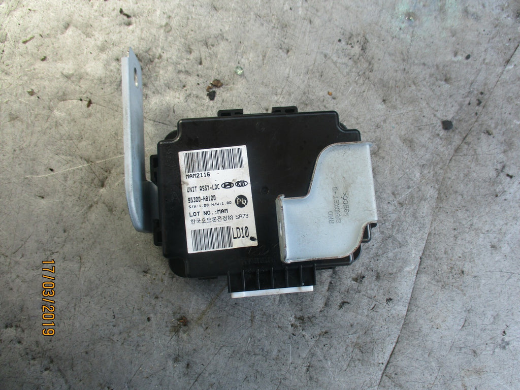 KIA RIO MK4 COMFORT CONTROL UNIT MODULE 95300H8100