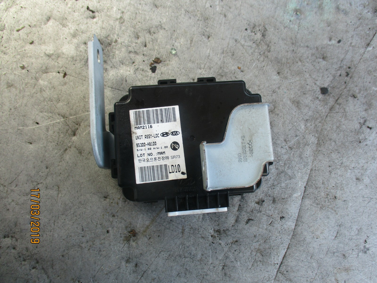 KIA RIO MK4 COMFORT CONTROL UNIT MODULE 95300H8100