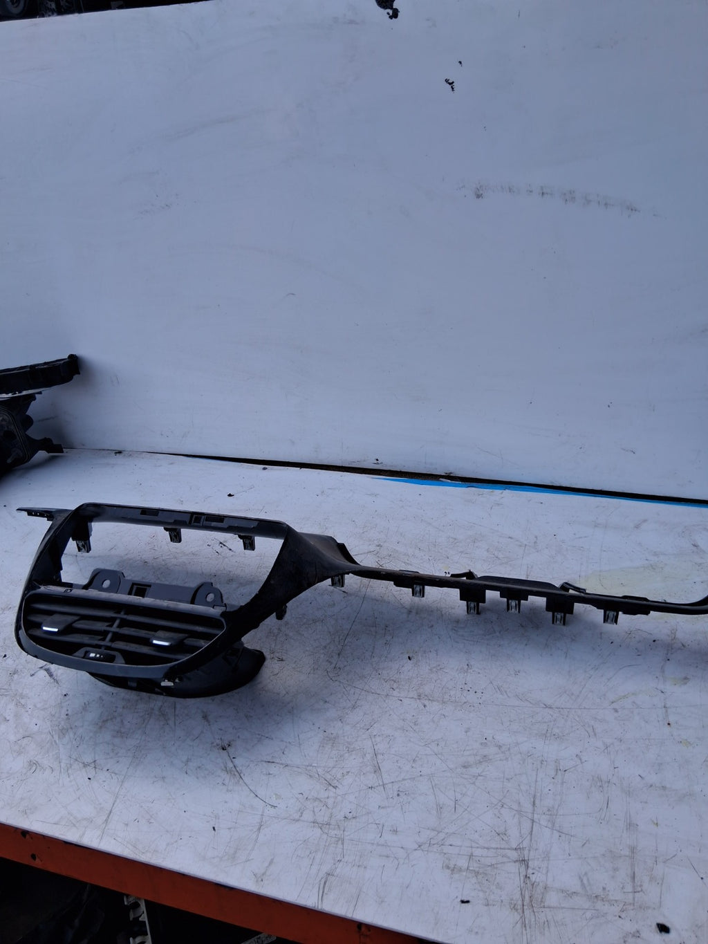 2017 PEUGEOT 208 CENTRE DASHBOARD TRIM SURROUND WITH AIR VENTS 9875639677