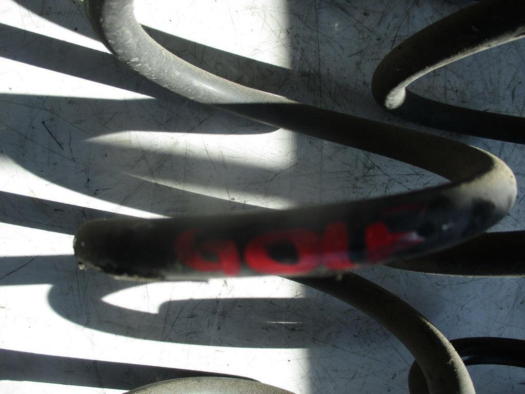 VW VOLKSWAGEN GOLF MK7 PAIR REAR SUSPENSION COIL SPRINGS