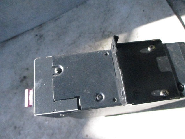 2002 BMW 3 SERIES DISC CD CHANGER MAGAZINE 020258