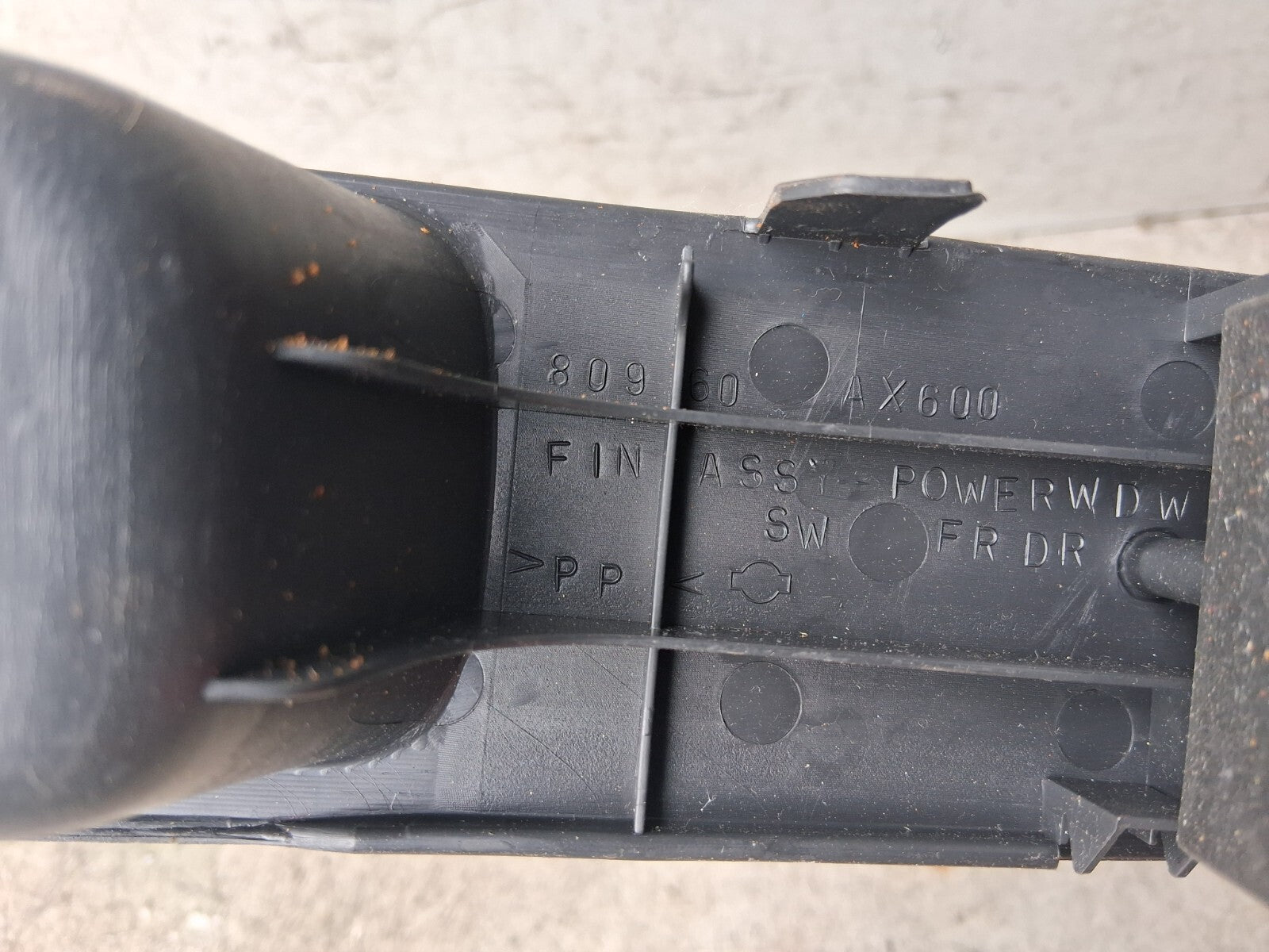 NISSAN MICRA 2006 K12 OSF DRIVER SIDE FRONT WINDOW CONTROL SWITCH 80960AX600