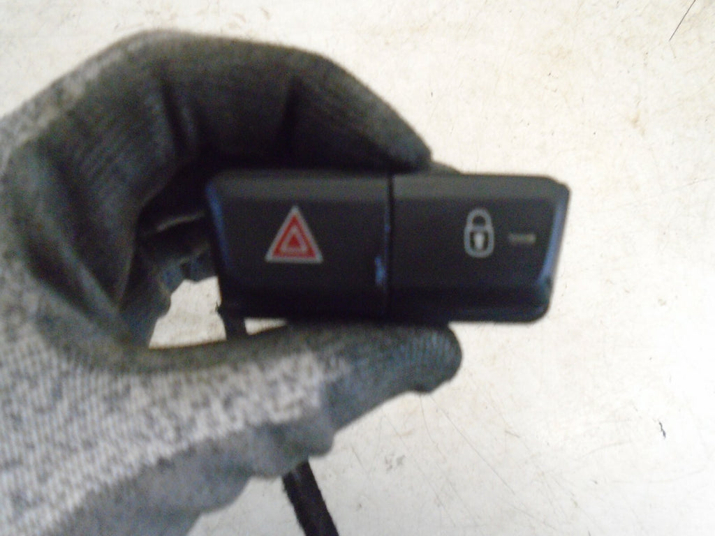 PEUGEOT 208 2014 MK1 HAZARD WARNING SWITCH AND CENTRAL LOCKING SWITCH