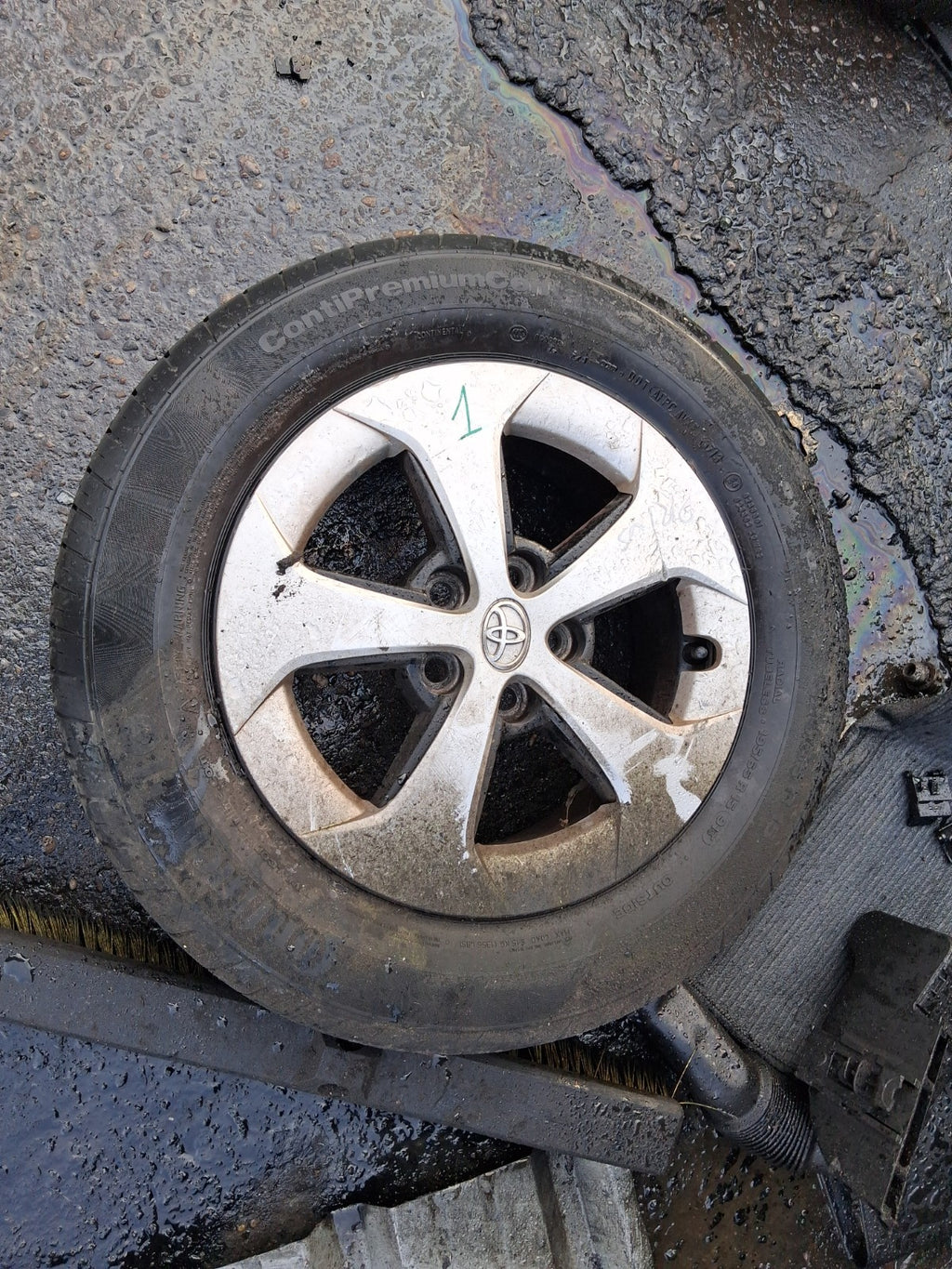 2014 TOYOTA PRIUS MK3 XW30 ALLOY WHEEL WITH TYRE 195/65R15 REF 1