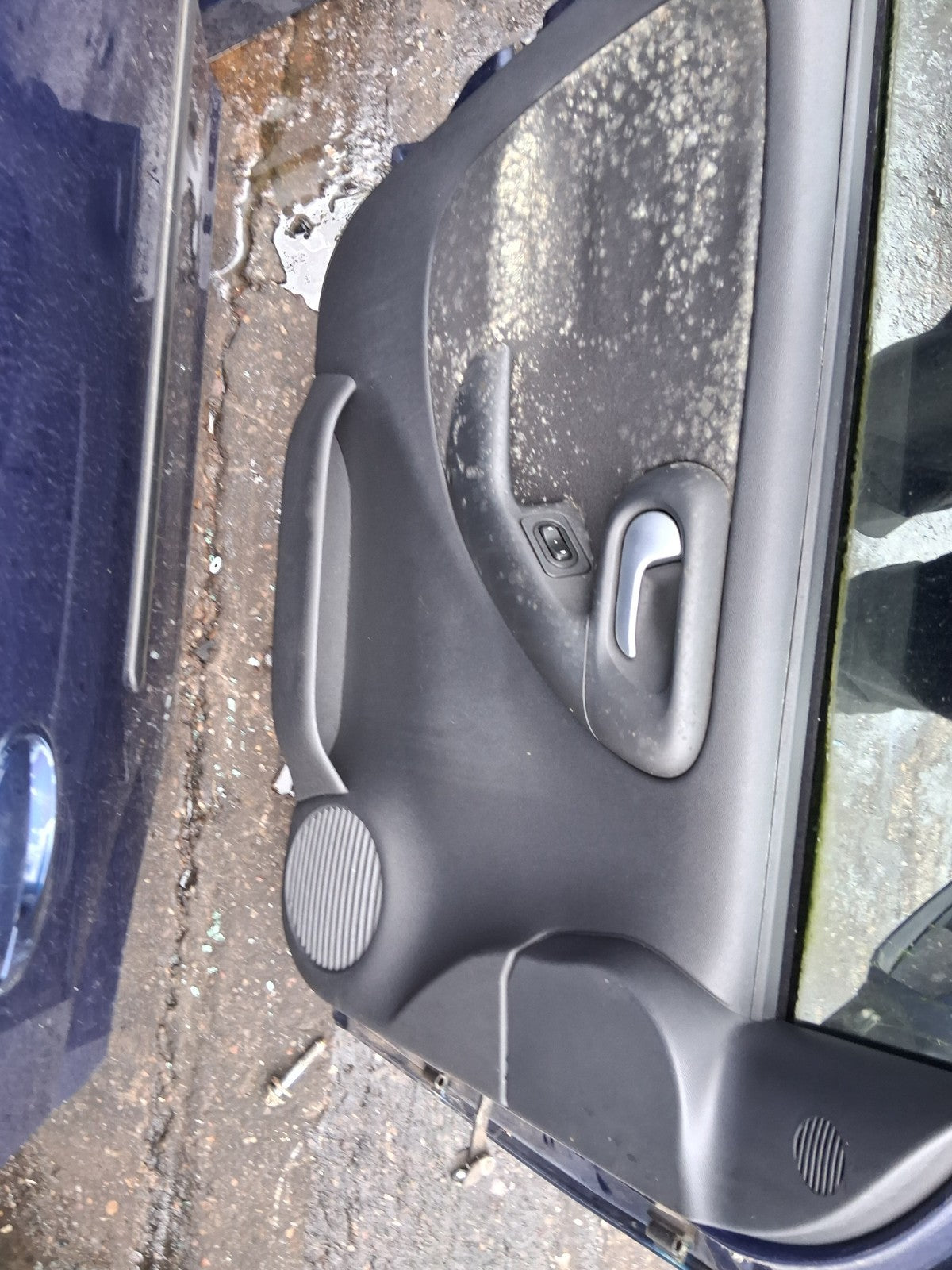 2005 VAUXHALL CORSA C NSF PASSENGER SIDE FRONT LEFT COMPLETE DOOR BLUE