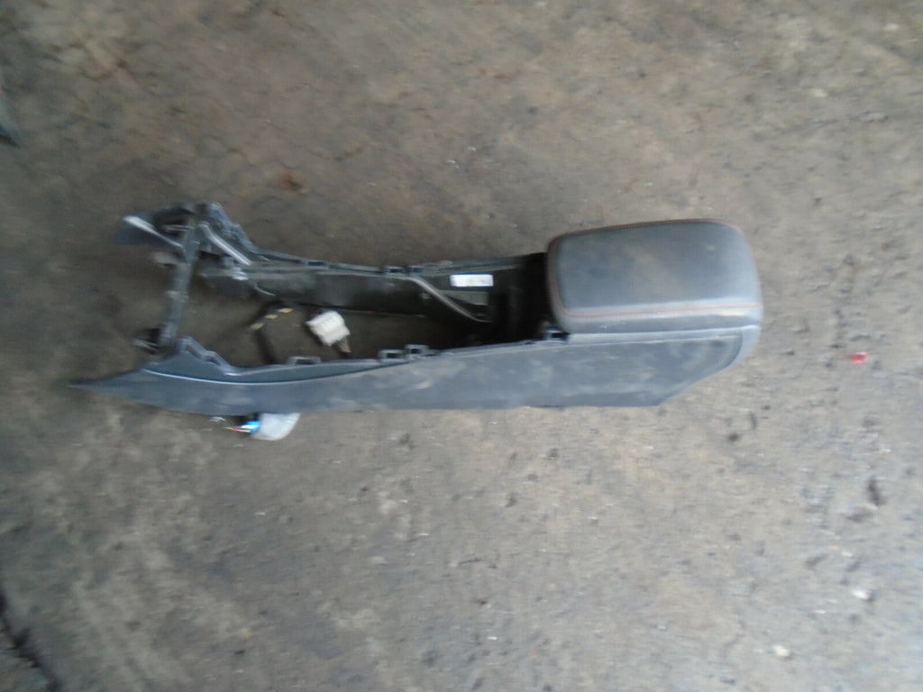 MERCEDES A CLASS 2018 W176 CENTRE CONSOLE ARM REST A1766804101