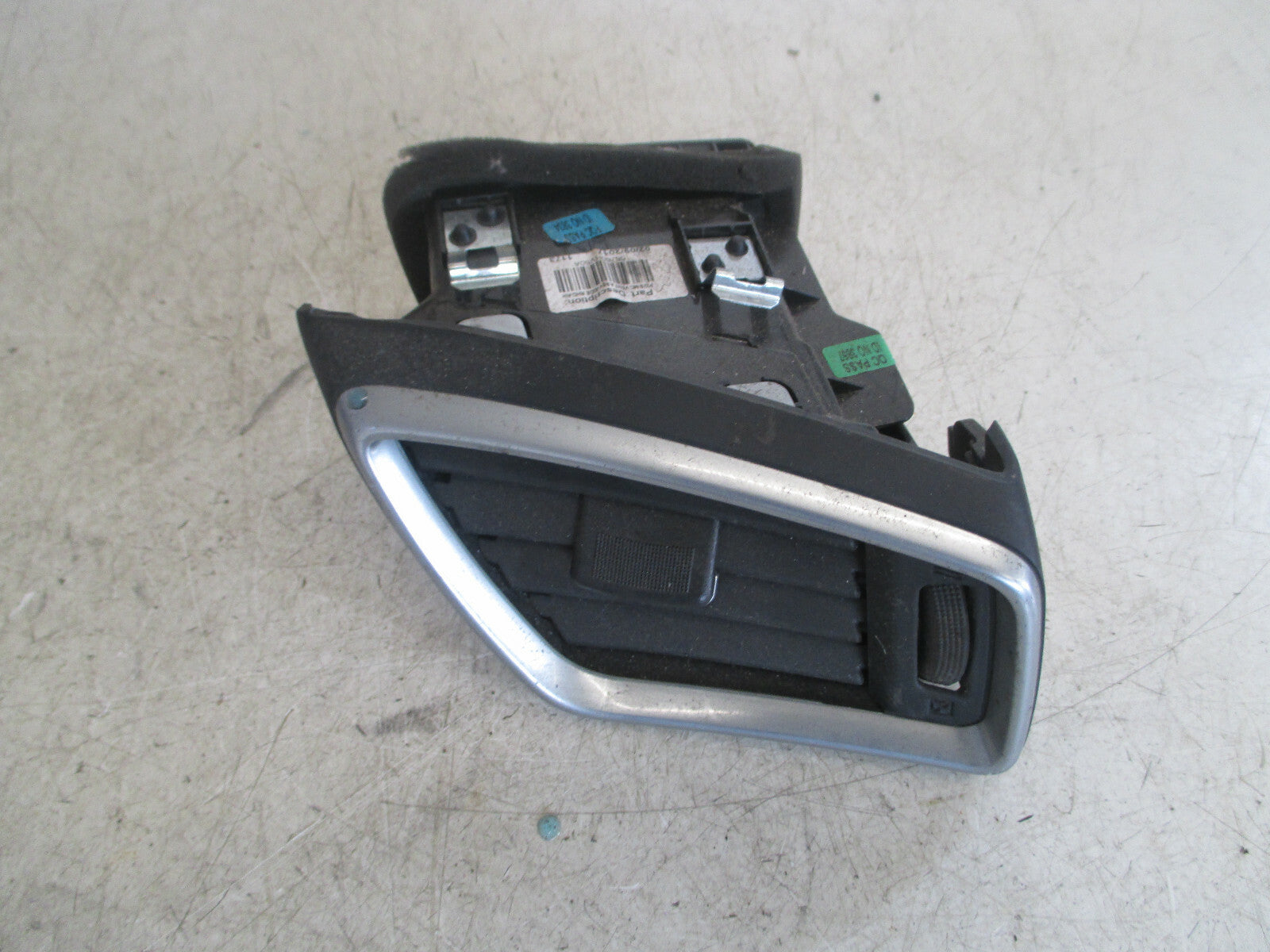NISSAN QASHQAI J11 2017 MK2 OSF DRIVER SIDE FRONT AIR VENT 68760HV50A