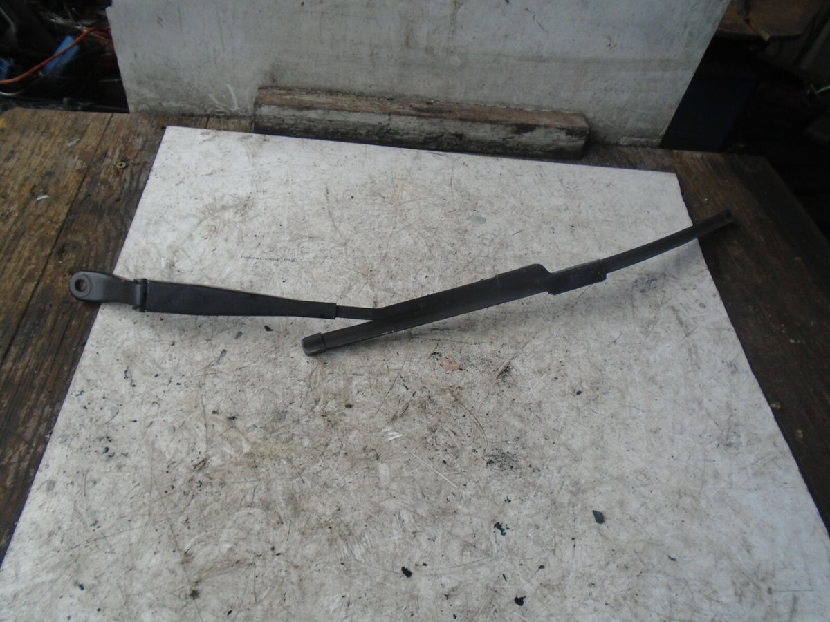 RENAULT TWINGO FRONT WINDSCREEN WIPER ARM 288806547