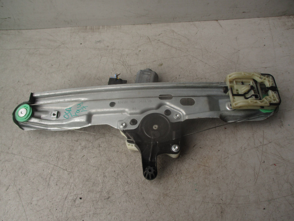 2017 FORD FOCUS OSR DRIVER SIDE REAR WINDOW REGULATOR & PUMP A27000BE