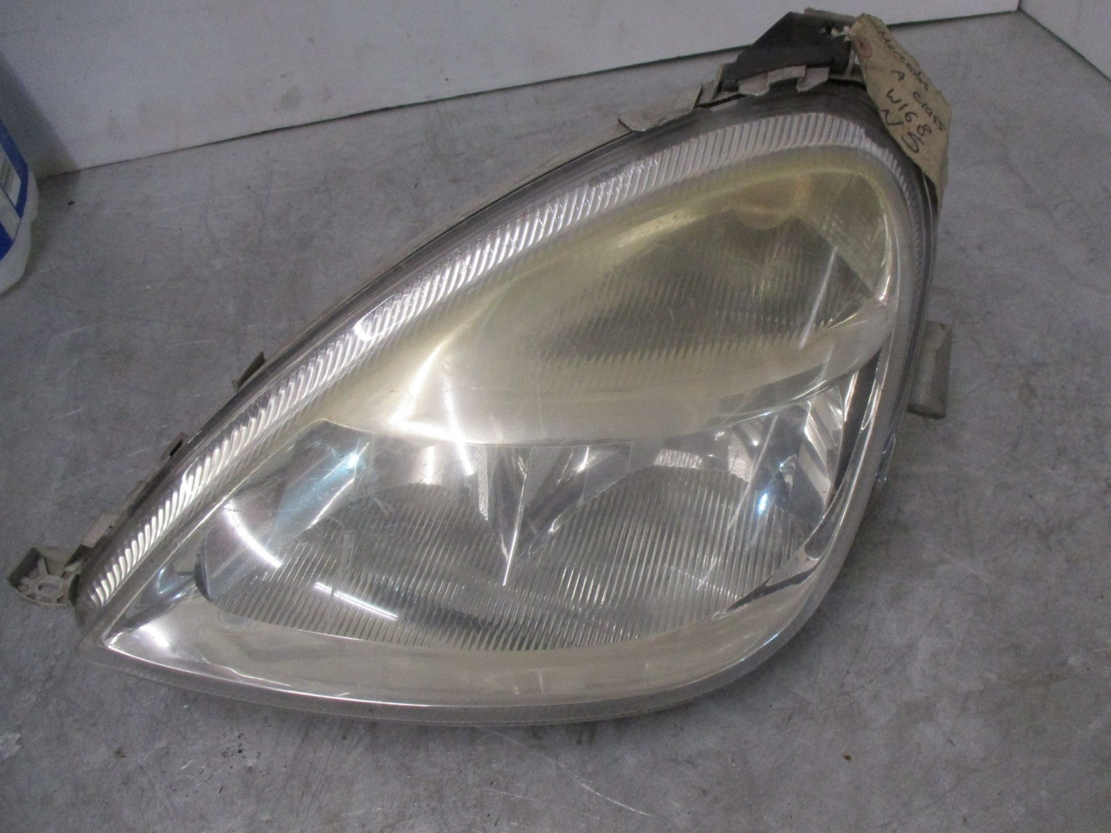 2001 MERCEDES A CLASS W168 NS PASSENGER SIDE HEADLIGHT ASSEMBLY A1688201961