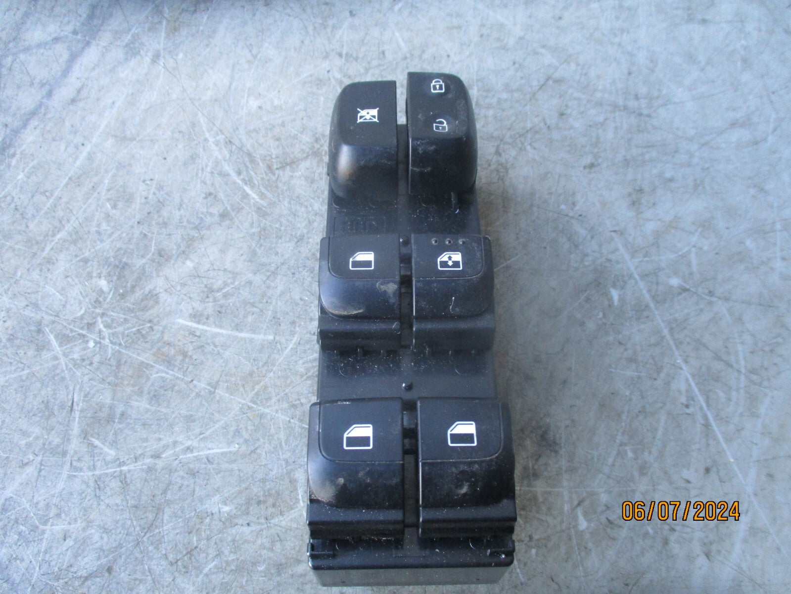 2023 KIA PICANTO MK3 OSF DRIVER SIDE FRONT WINDOW CONTROL SWITCH 299181680