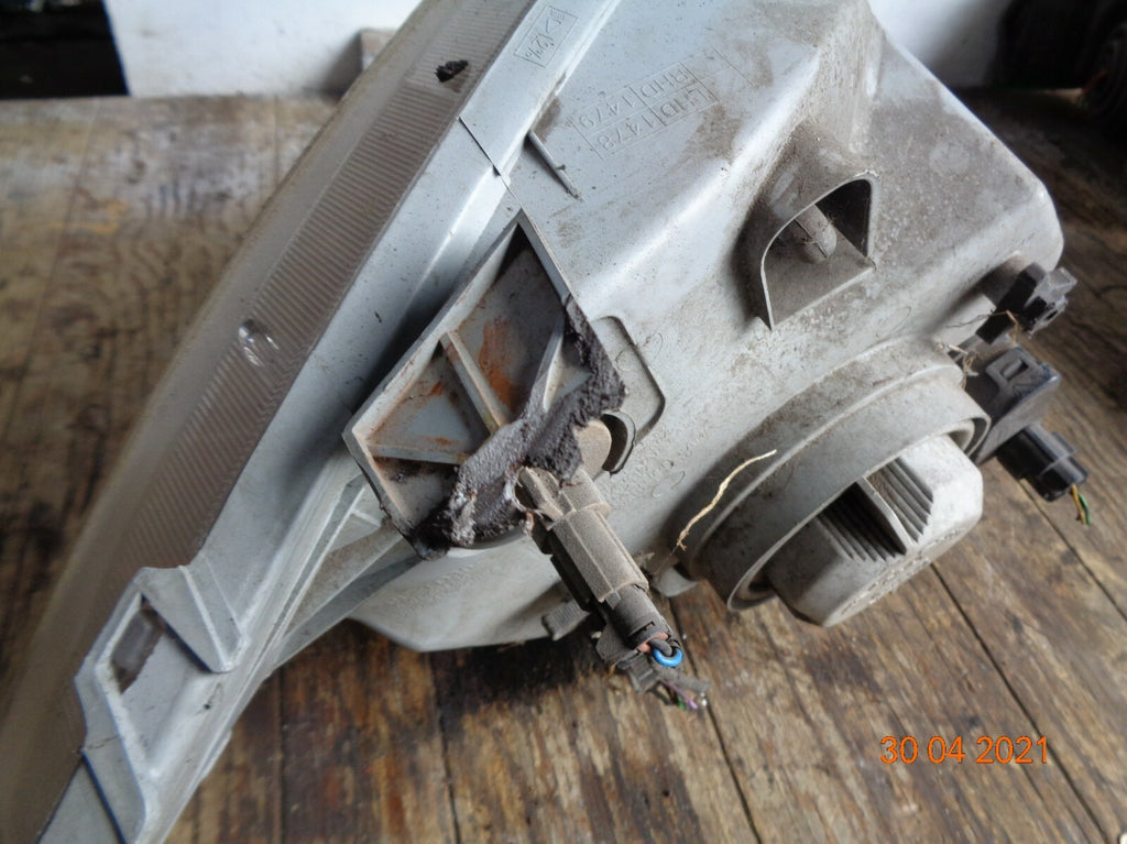LDV MAXUS 2006 NS PASSENGER SIDE FRONT LIGHT HEADLIGHT LAMP