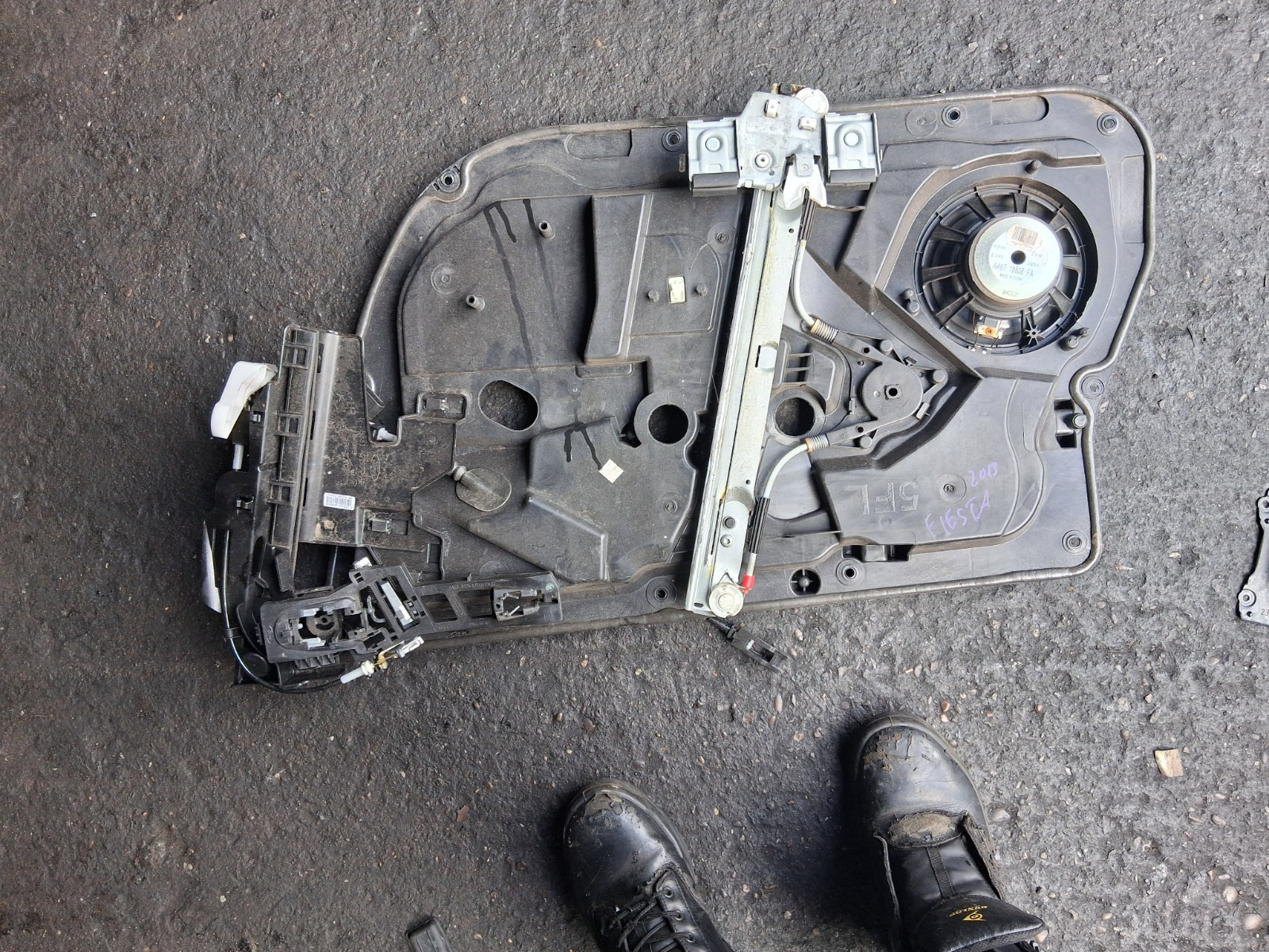 2014 FORD FIESTA MK7 NSF PASSENGER SIDE FRONT LEFT DOOR LOCK MOTOR REGULATOR
