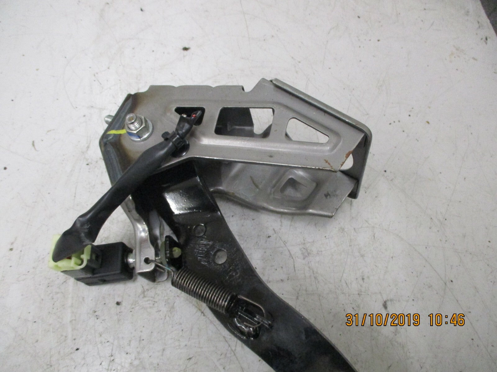 HYUNDAI i20 PB MK1 2013 FOOT BRAKE PEDAL ASSEMBLY WITH SENSOR 328001J920