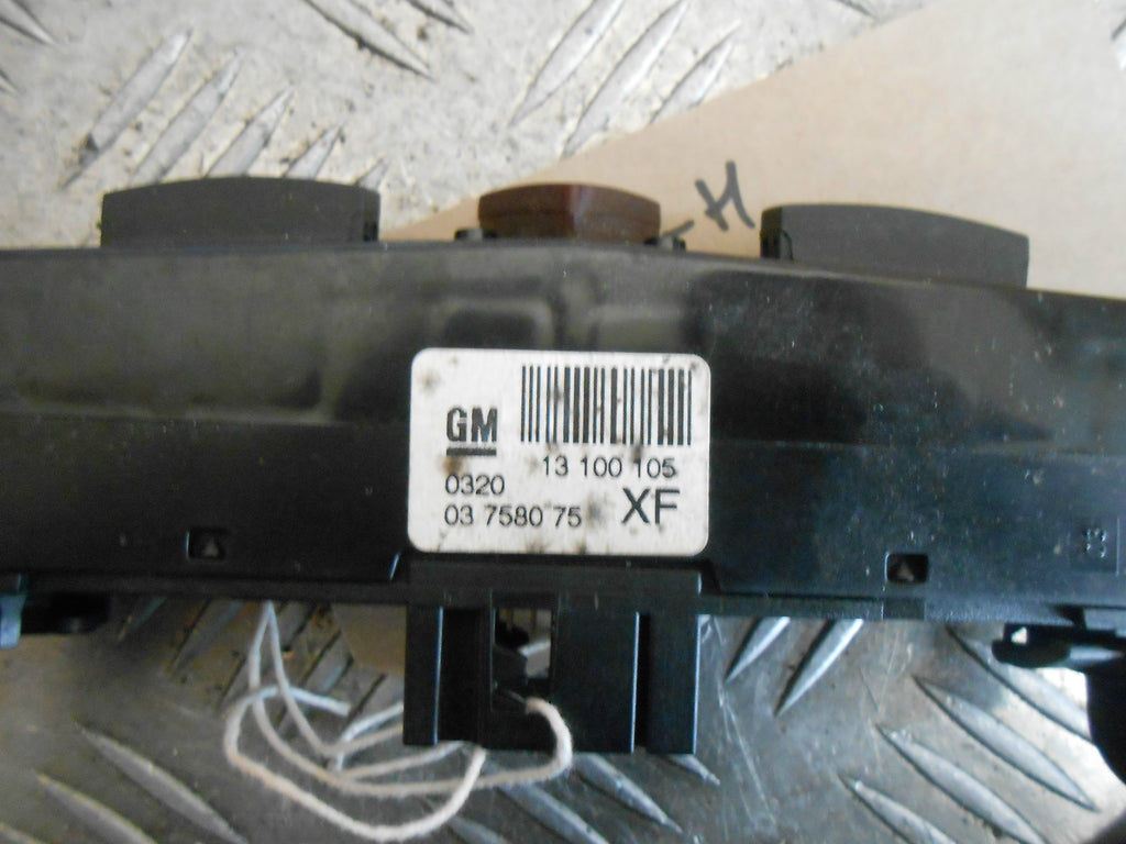 VAUXHALL ASTRA MK5 2007 HAZARD WINDOW LOCK SWITCH BUTTON 13100105