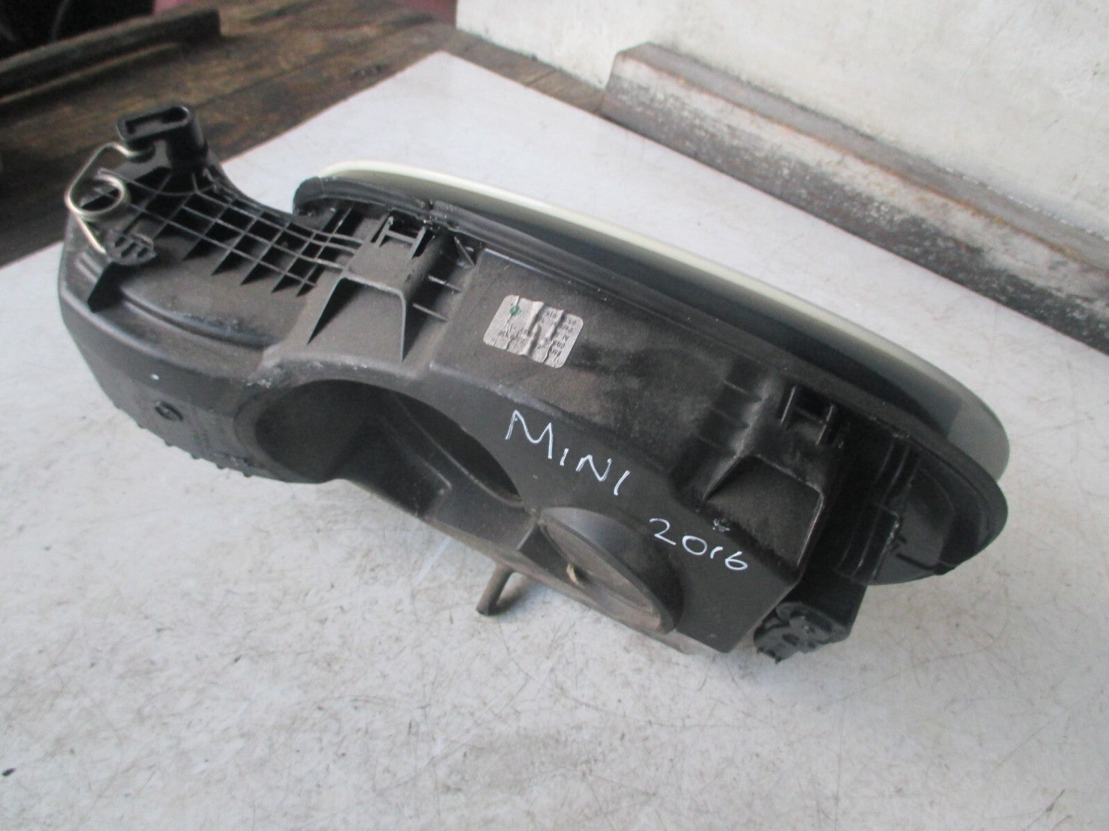 BMW MINI CLUBMAN F54 2016 FUEL FILLER FLAP WHITE 7358156