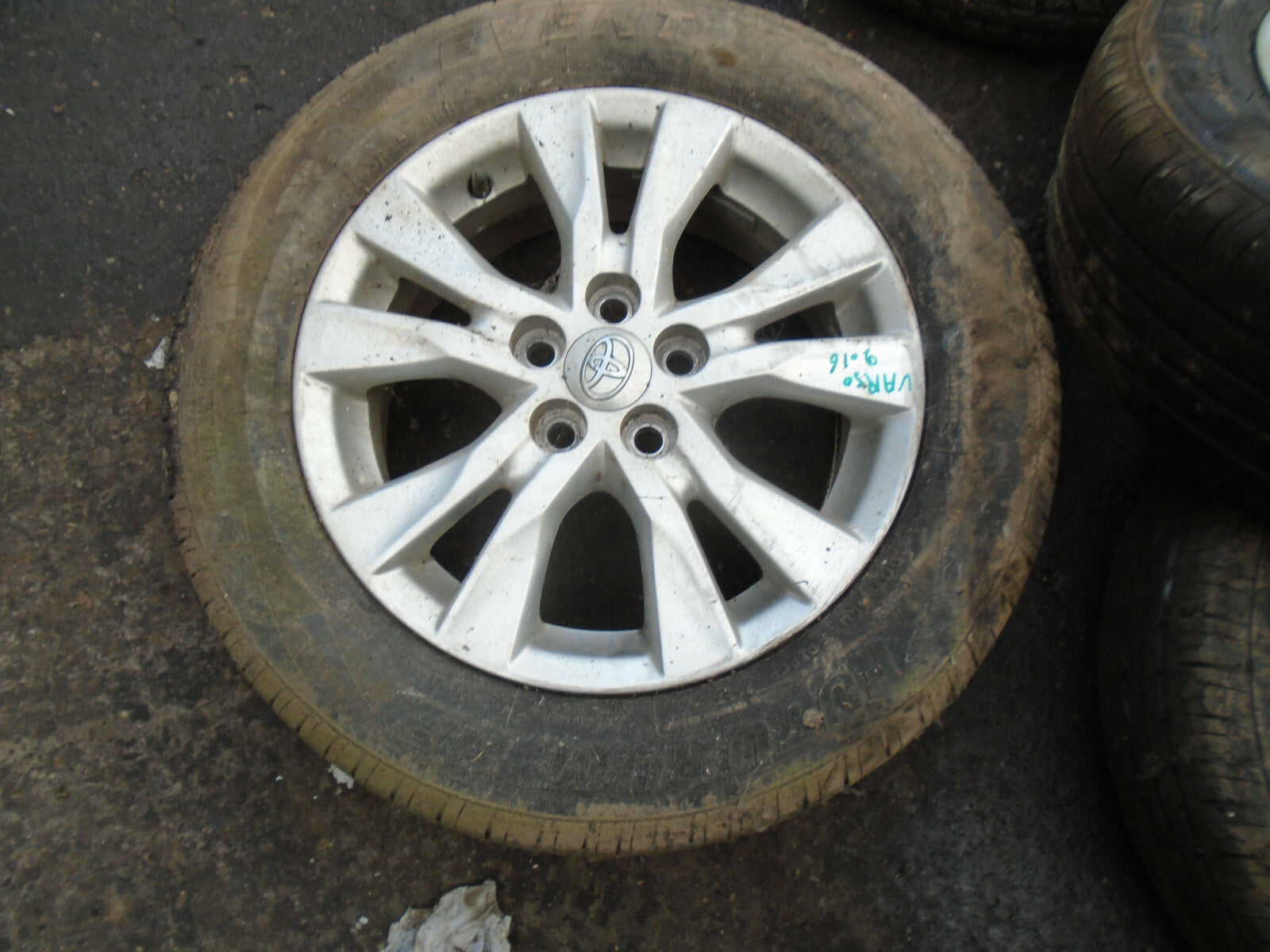 TOYOTA VERSO 2016 15 INCH SINGLE ALLOY WHEEL WITH TYRE 185/65R15 REF 3
