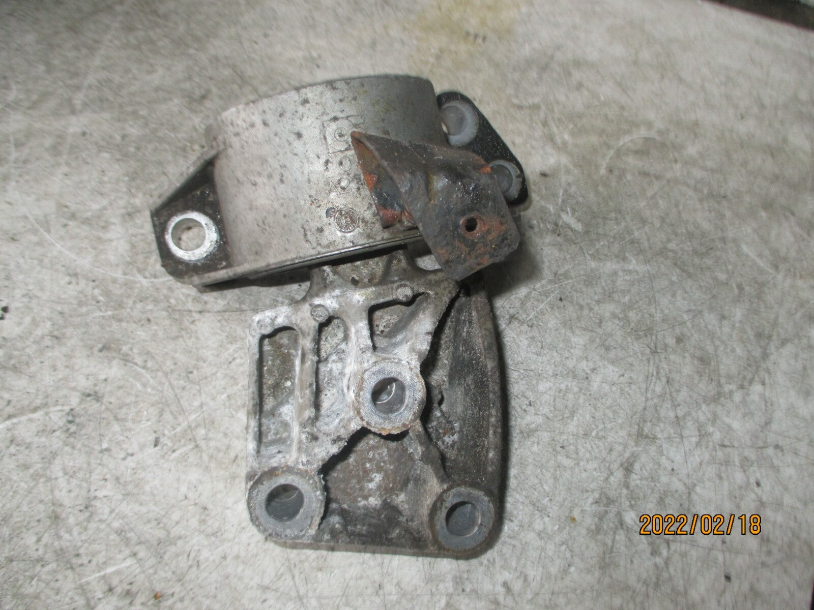 VAUXHALL COMBO D 2014 1.3 DIESEL ENGINE MOUNT 00517991100