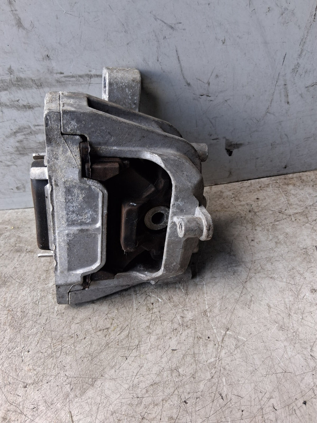 2015 VAUXHALL CORSA E OS DRIVER SIDE RIGHT ENGINE MOUNT 1K0199262