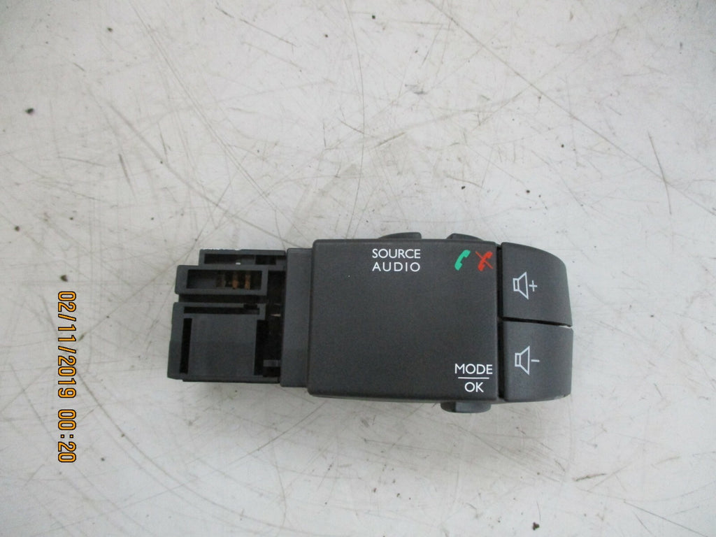 RENAULT CLIO MK4 STEREO RADIO VOLUME CONTROL STALK SWITCHES 255522448R