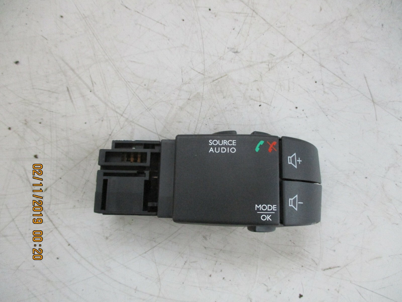 RENAULT CLIO MK4 STEREO RADIO VOLUME CONTROL STALK SWITCHES 255522448R