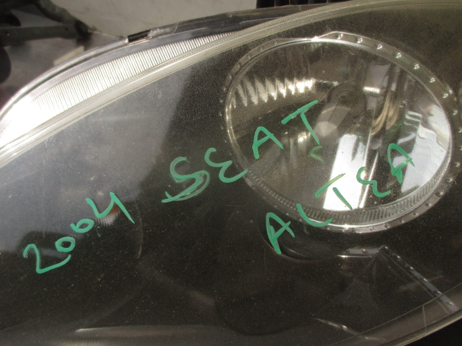 2004 SEAT ALTEA MK1 NSF PASSENGER FRONT LEFT HEADLIGHT HEAD LAMP 89309830