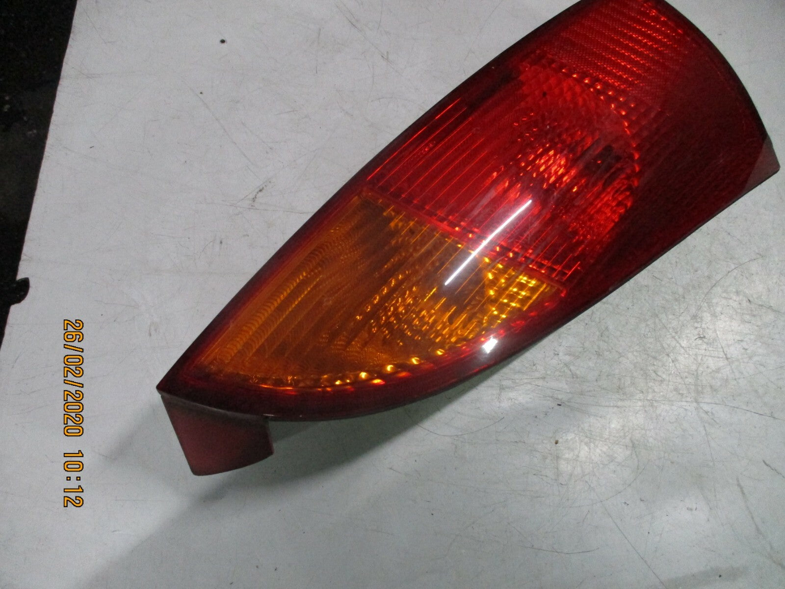 FORD FOCUS MK1 2001 OSR DRIVER SIDE REAR BRAKE TAIL LIGHT CLUSTER ASSEMBLY