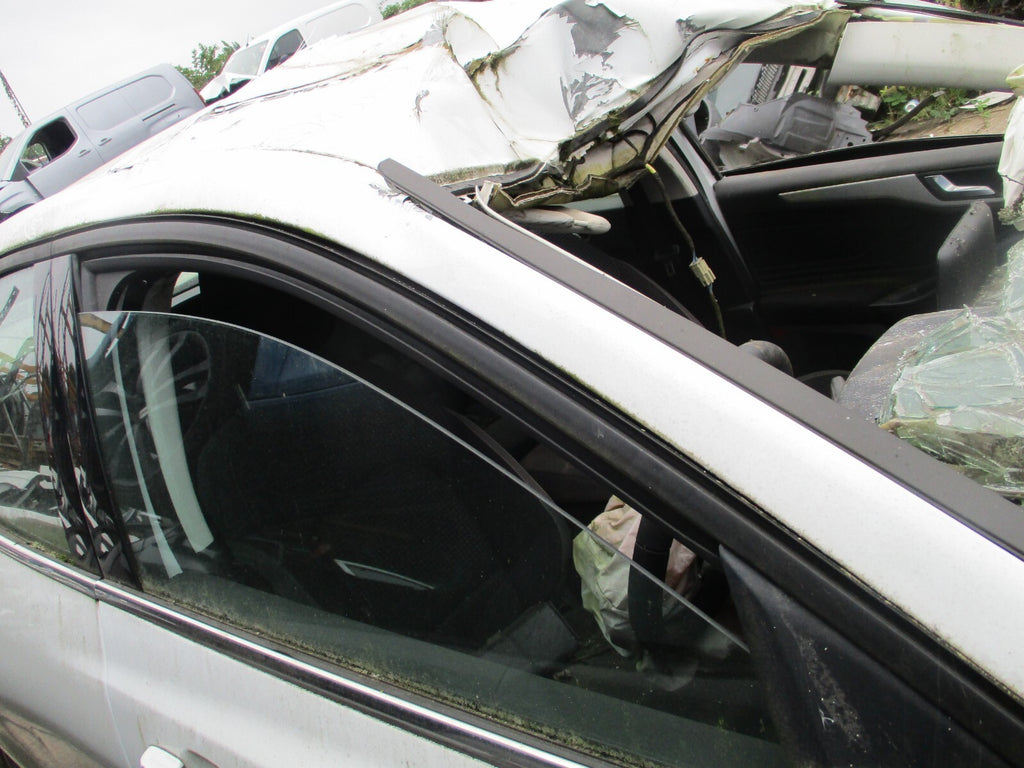 FORD FOCUS MK4 2021 OSF DRIVER SIDE FRONT WINDOW GLASS