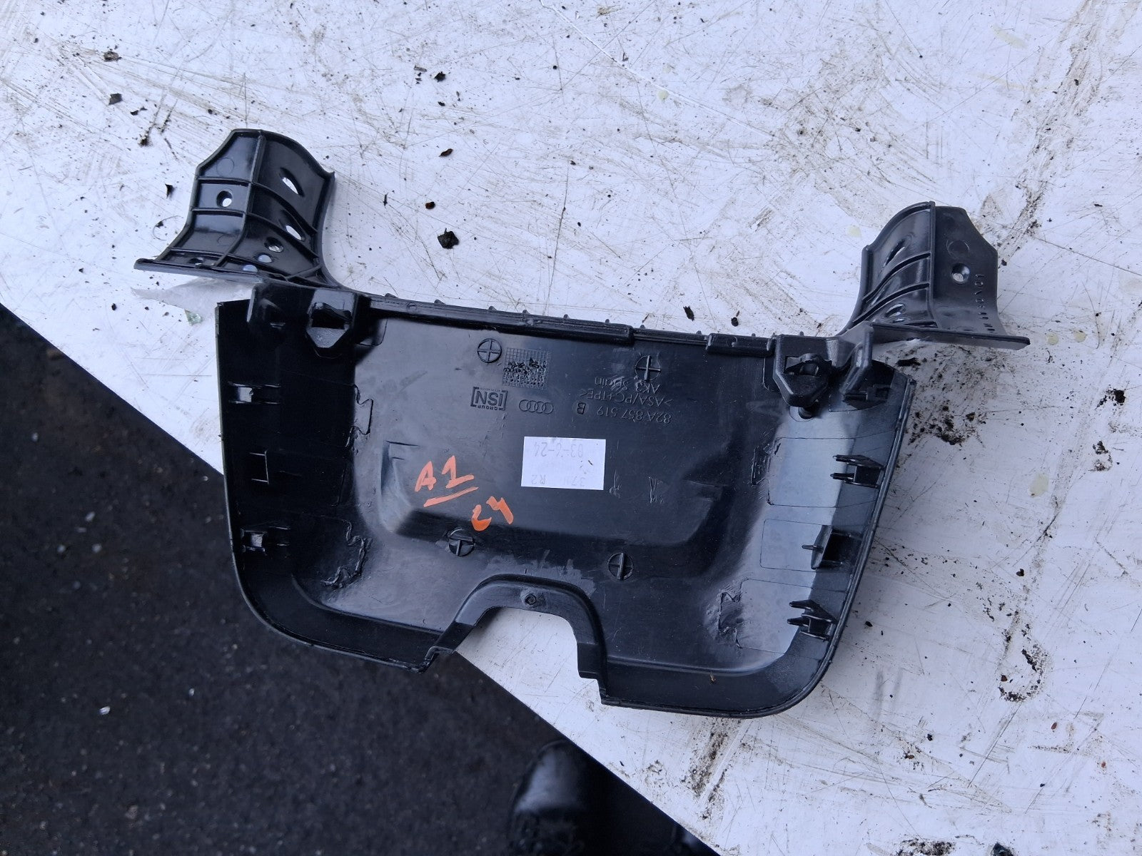 2024 AUDI A1 S LINE MK2 REAR VIEW MIRROR TRIM COVER 82A857519