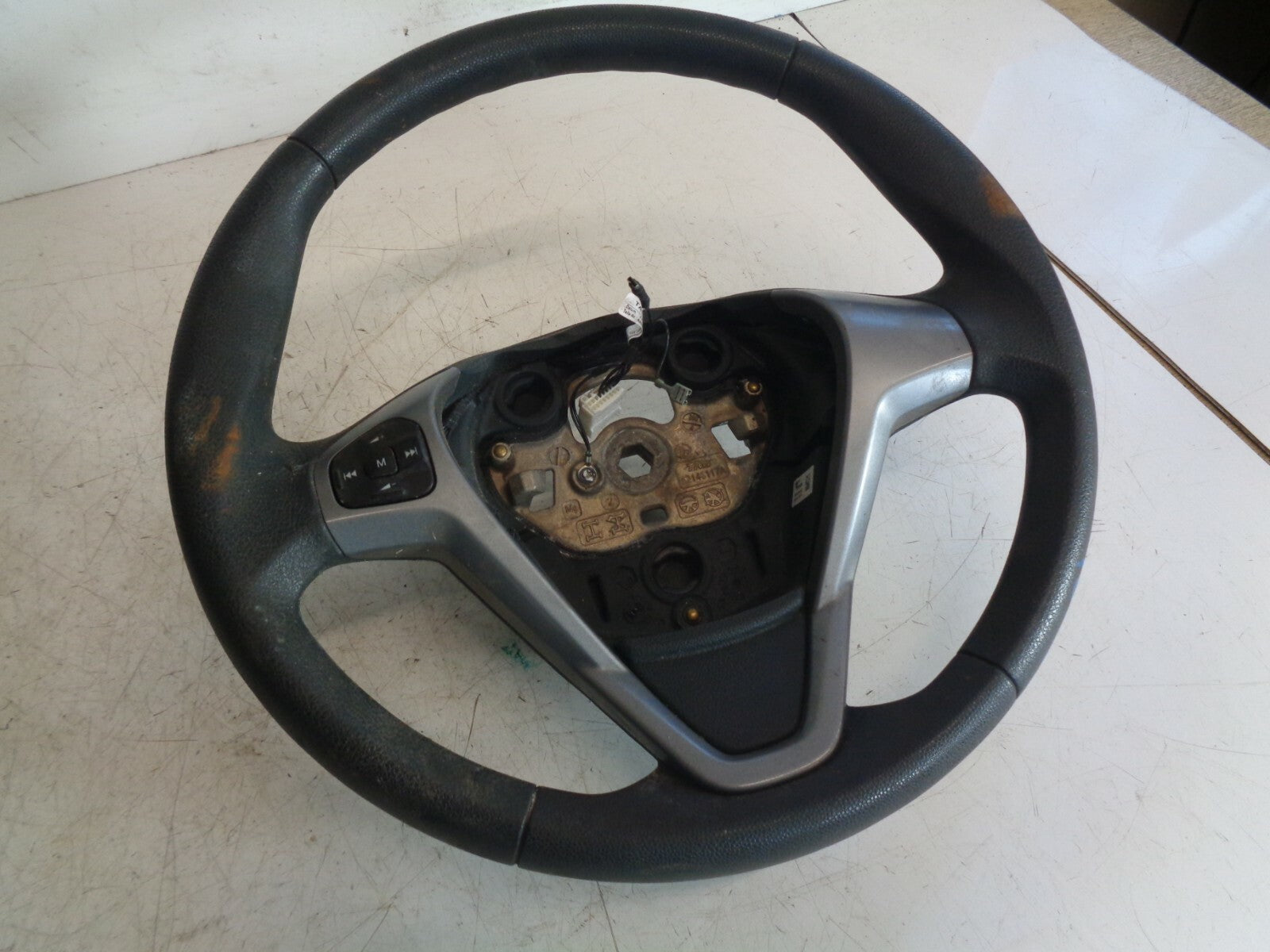 FORD FIESTA MK7 2008-2012 3 SPOKE MULTI FUNCTION STEERING WHEEL 8A613600DG38C7
