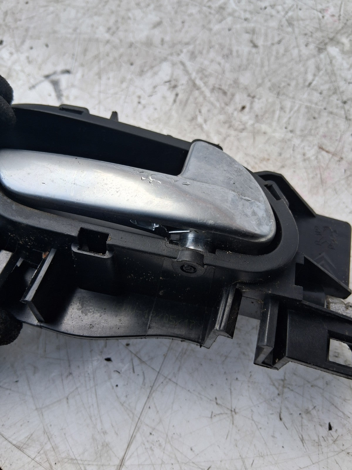 2017 PEUGEOT 208 EXTERIOR DOOR HANDLE 303965