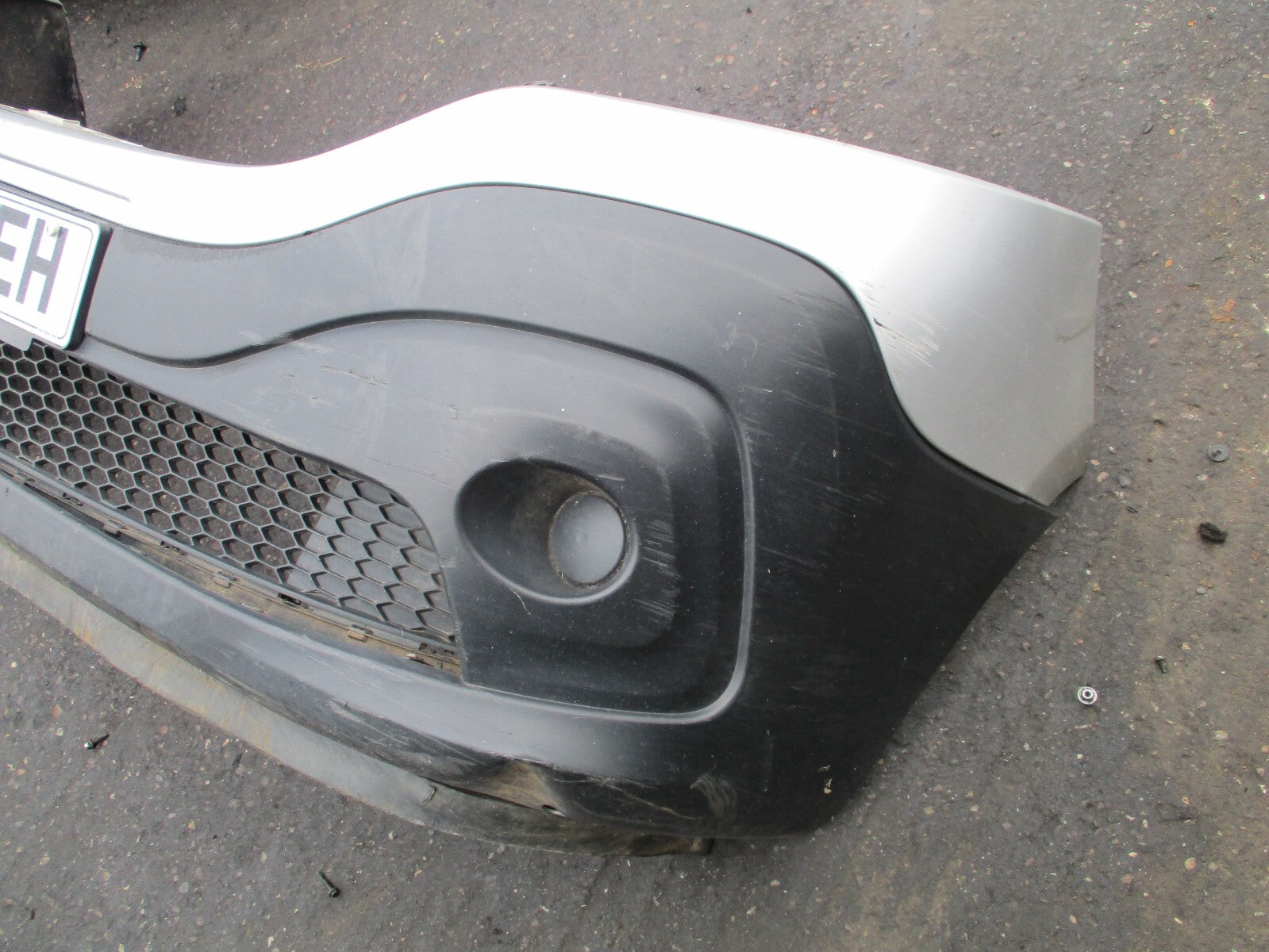 2015 RENAULT TRAFIC X82 MK2 FRONT COMPLETE BUMPER WITH GRILLS SILVER