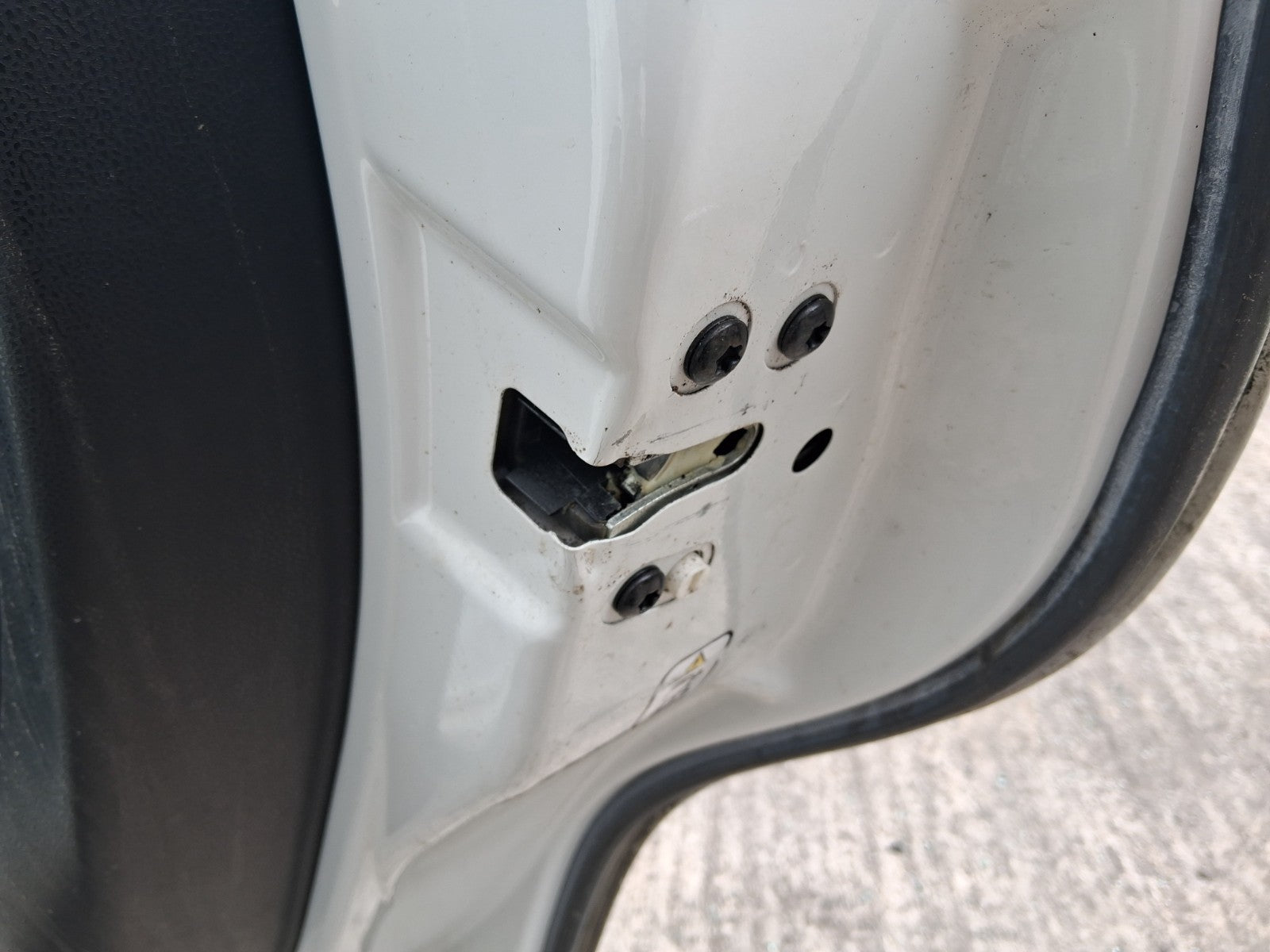 2019 FIAT 500L URBAN HATCH OSR DRIVER SIDE REAR DOOR LOCK MECHANISM