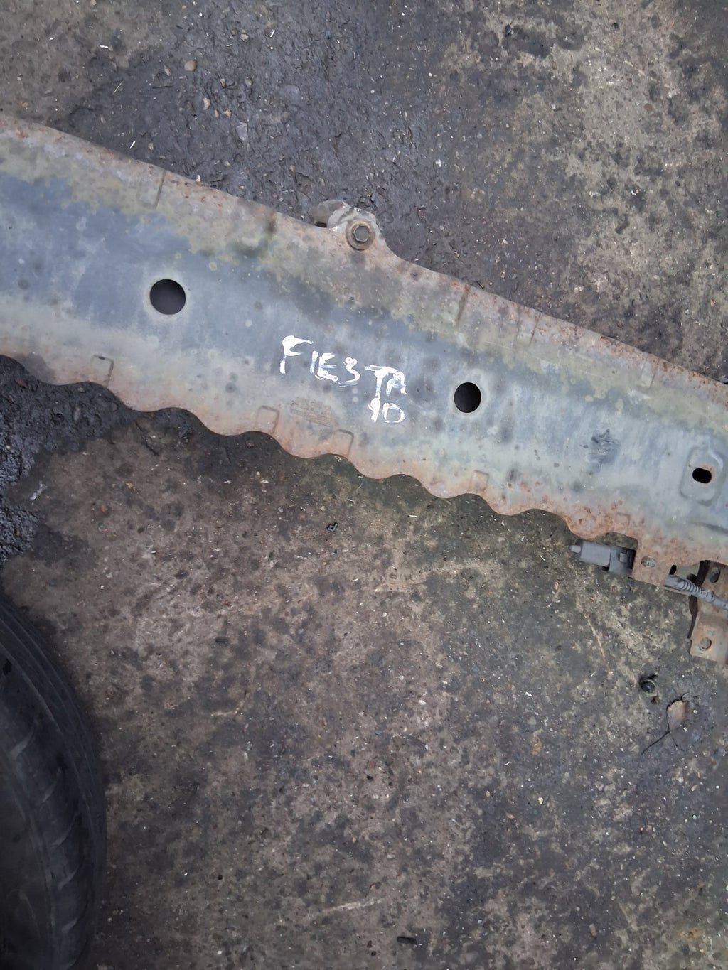 2010 FORD FIESTA MK7 FRONT BUMPER REINFORCEMENT CRASH BAR