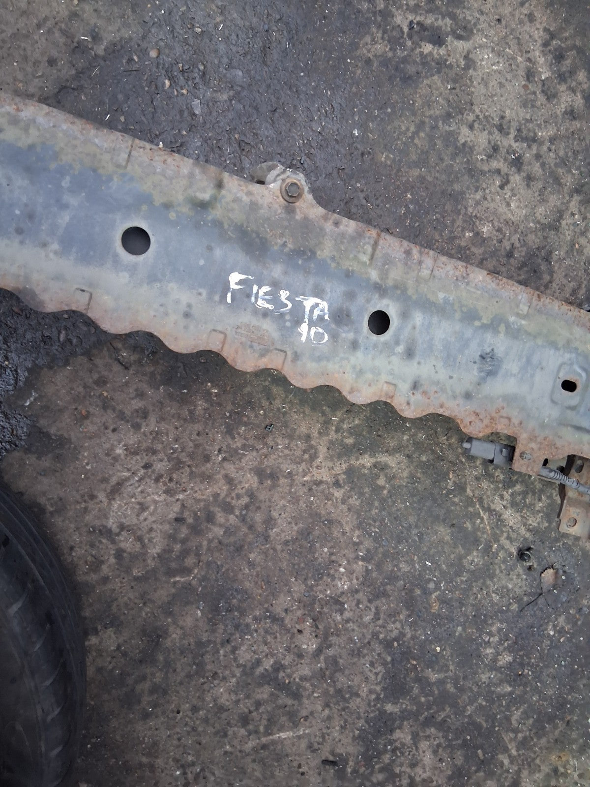 2010 FORD FIESTA MK7 FRONT BUMPER REINFORCEMENT CRASH BAR