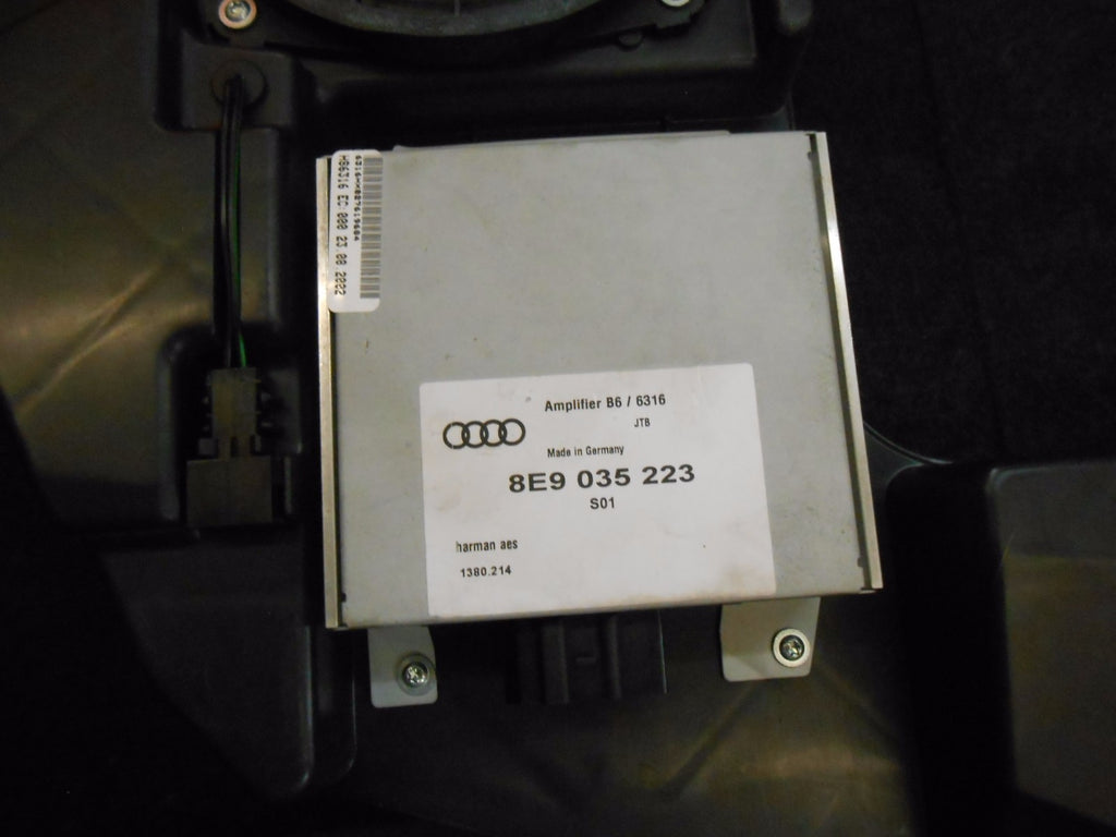 AUDI A4 8E AVANT 2002 BOOT SUB WOOFER SPAEKER BASS BOX & AMP 8E9035382 8E9035223