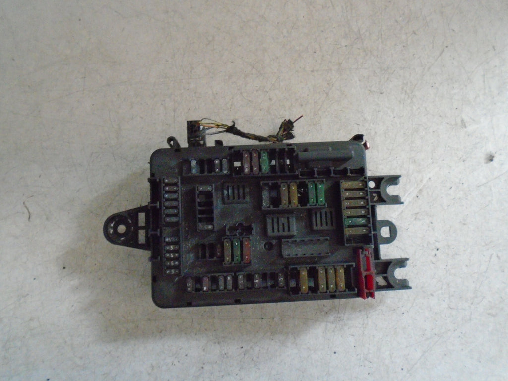 BMW 1 SERIES 2015 F20 F21 FUSE BOX 938907001