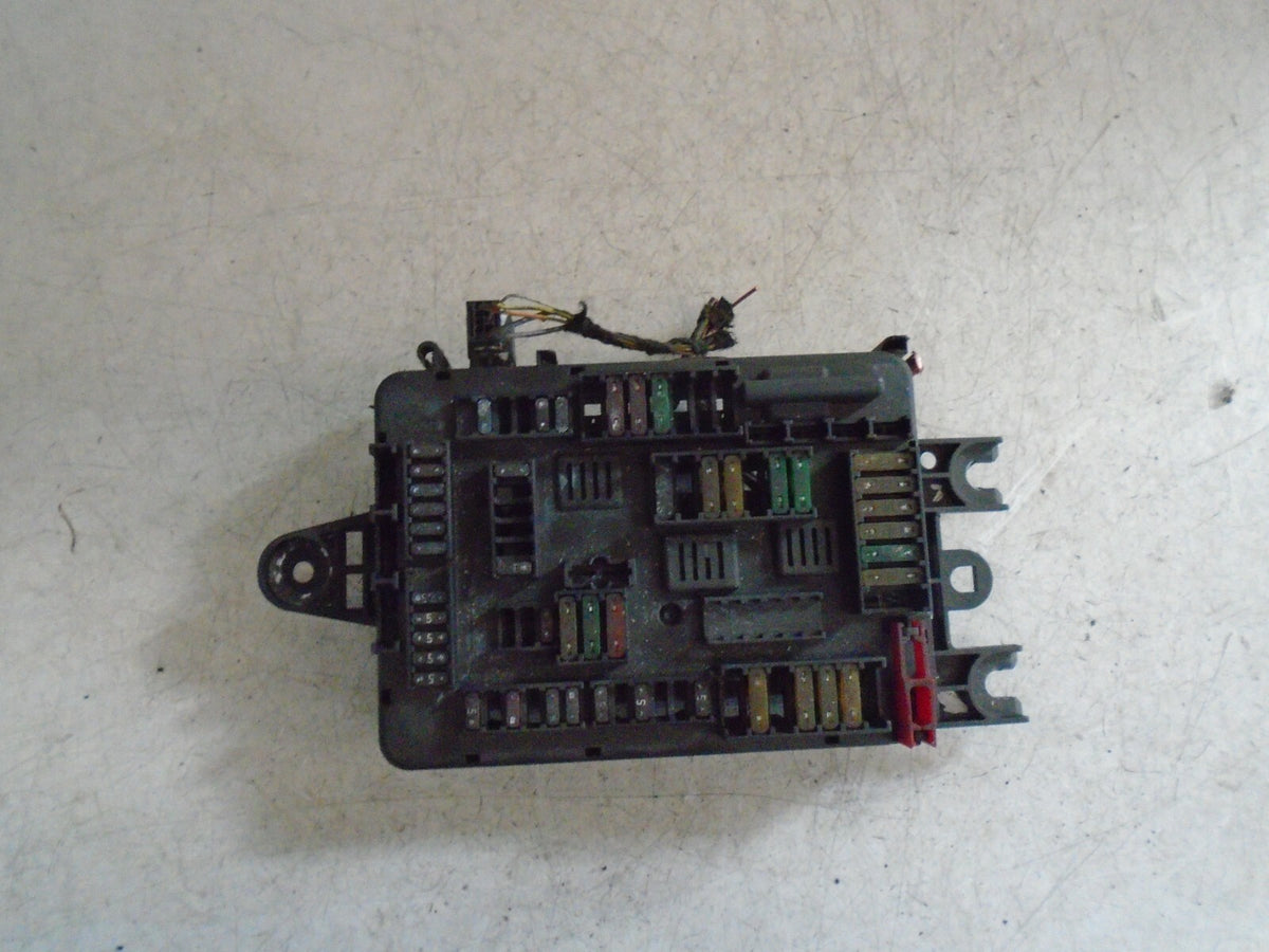 BMW 1 SERIES 2015 F20 F21 FUSE BOX 938907001