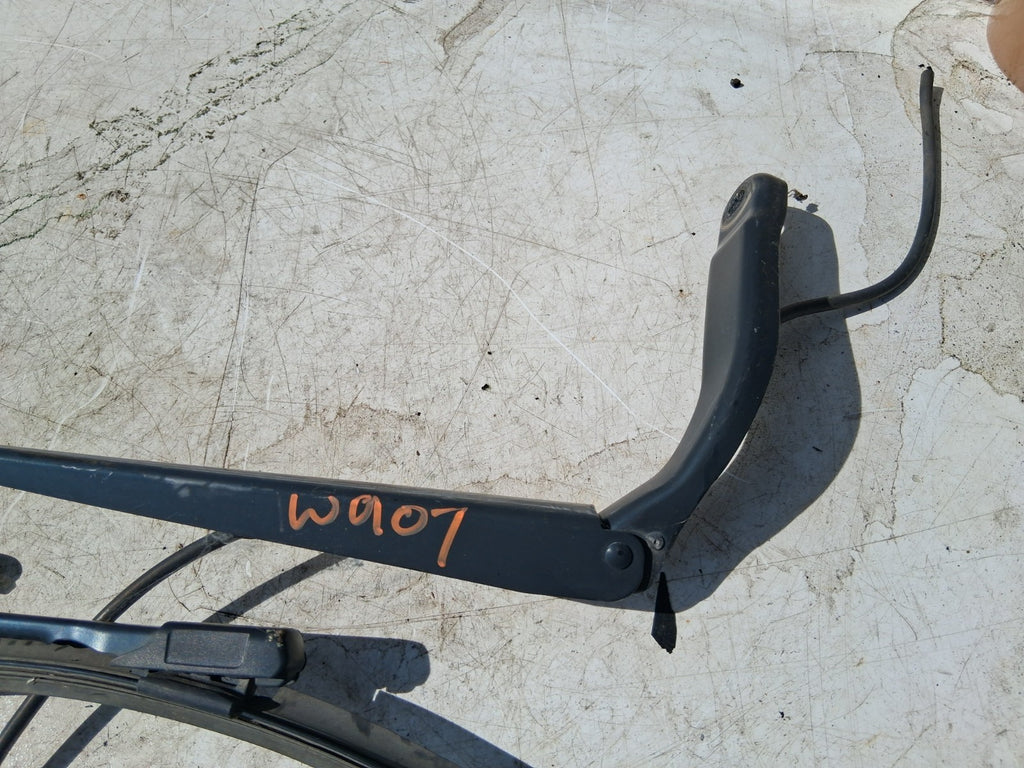 2021 MERCEDES BENZ SPRINTER W907 FRONT WIPER ARM AND BLADES