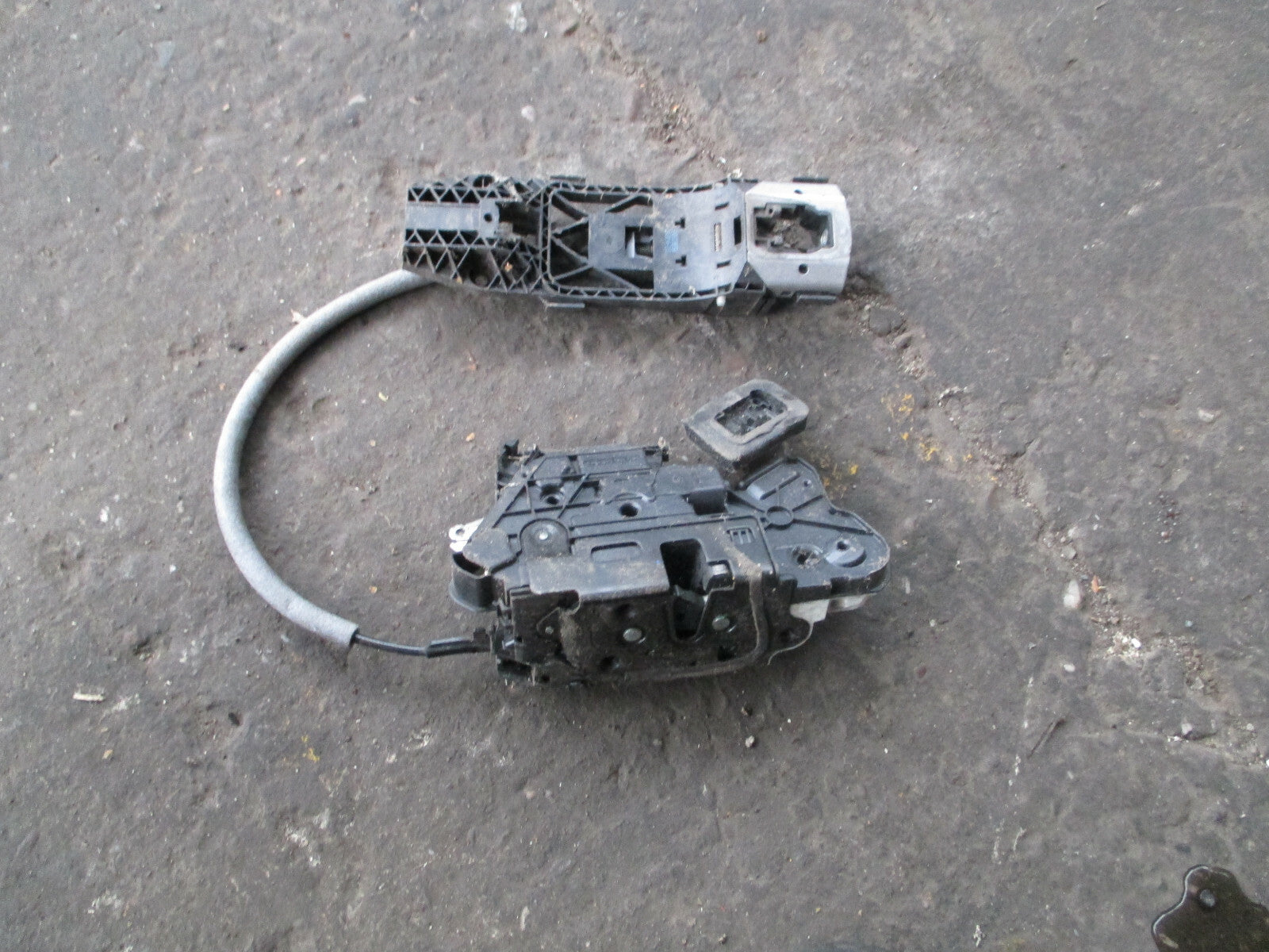 VW VOLKSWAGEN GOLF MK7 2013 OSF DRIVER SIDE FRONT DOOR LOCK MECHANISM 5K2837016D