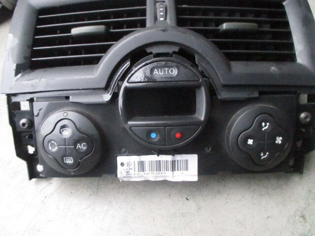2009 RENAULT MEGANE MK2 1.9 DIESEL HEATER CLIMATE CONTROL & AIR VENT 8200344840