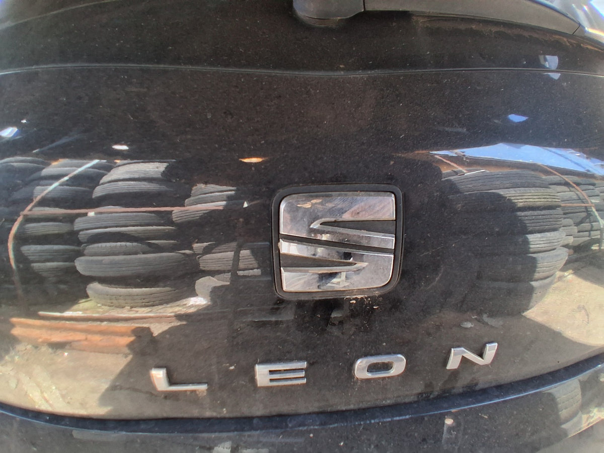 2015 SEAT LEON FR MK3 HATCH REAR BOOR RELEASE HANDLE SWITCH