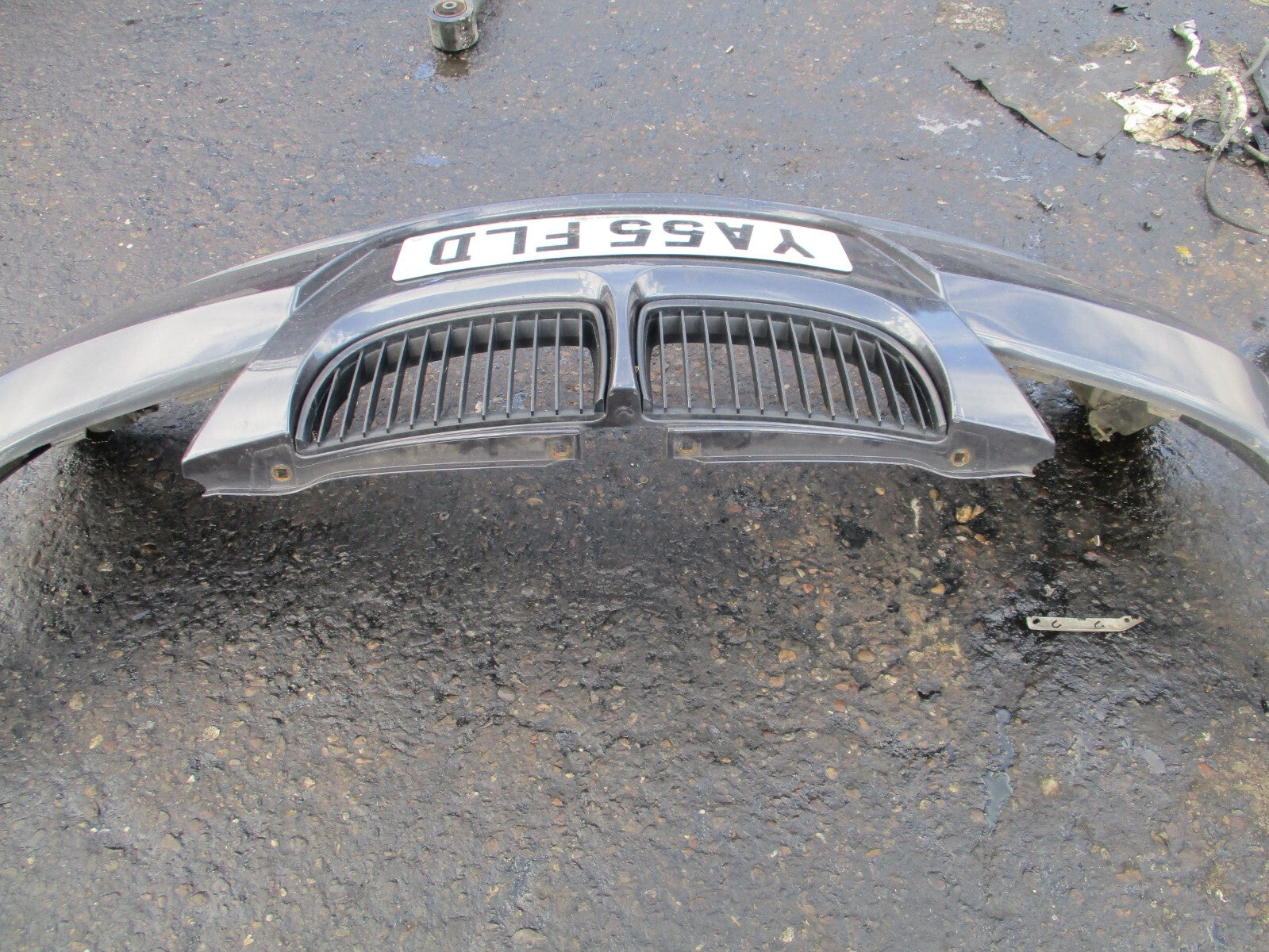 2005 BMW 3 SERIES E90 FRONT BUMPER WITH GRILLS GREY