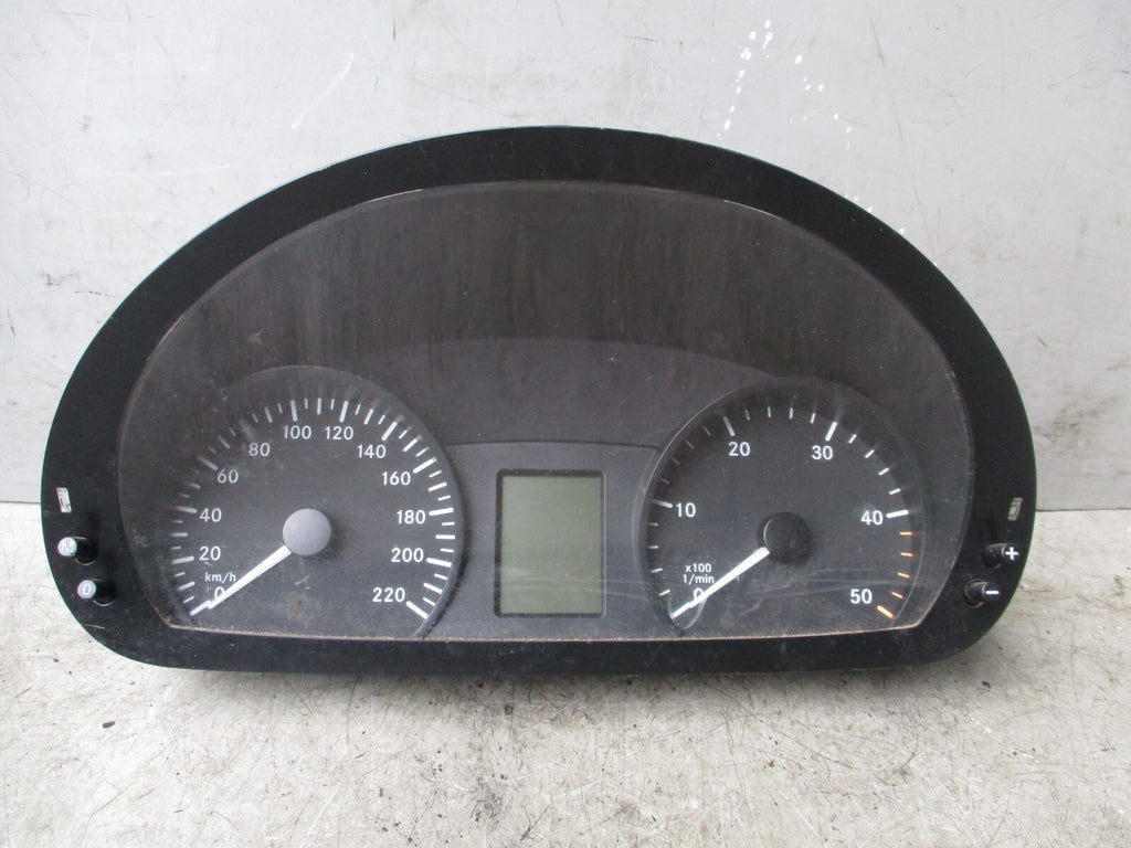 MERCEDES VITO W639 2011 2.1 DIESEL SPEEDOMETER INSTRUMENT CLUSTER A6399001100