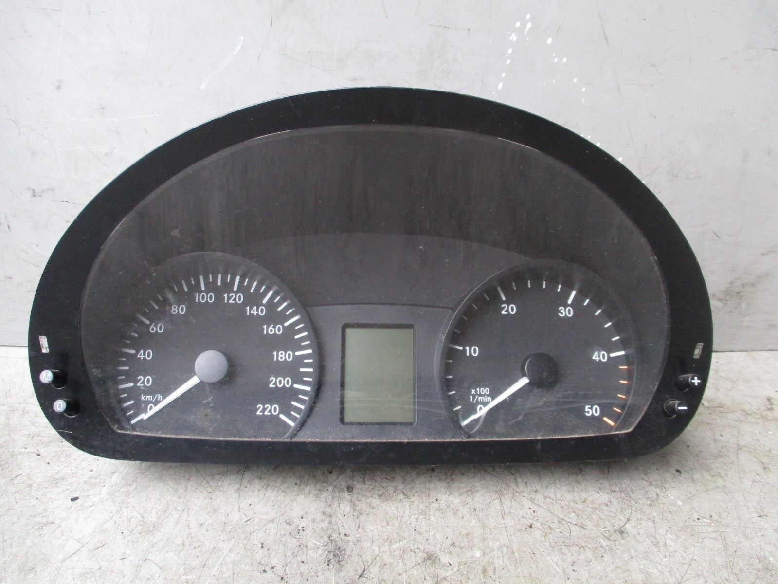 MERCEDES VITO W639 2011 2.1 DIESEL SPEEDOMETER INSTRUMENT CLUSTER A6399001100